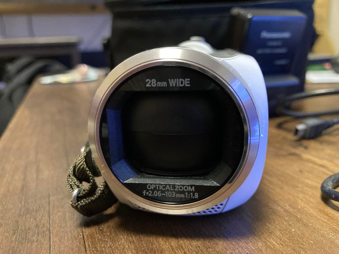 Panasonic HC-V520M ビデオカメラ 本体　付属品一式　ケース付き