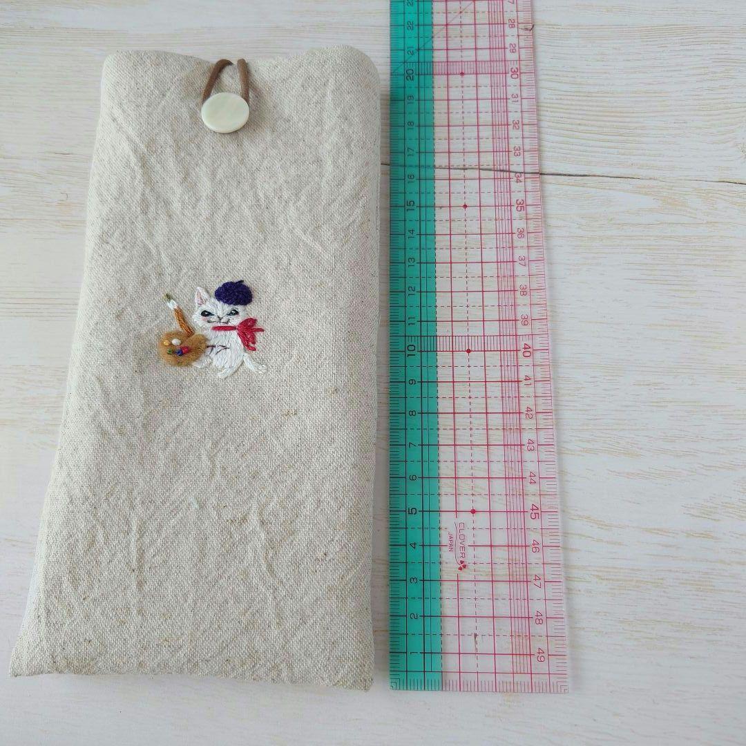手刺繍入　貝ボタン付き メガネケース/ペンケース【猫画伯】