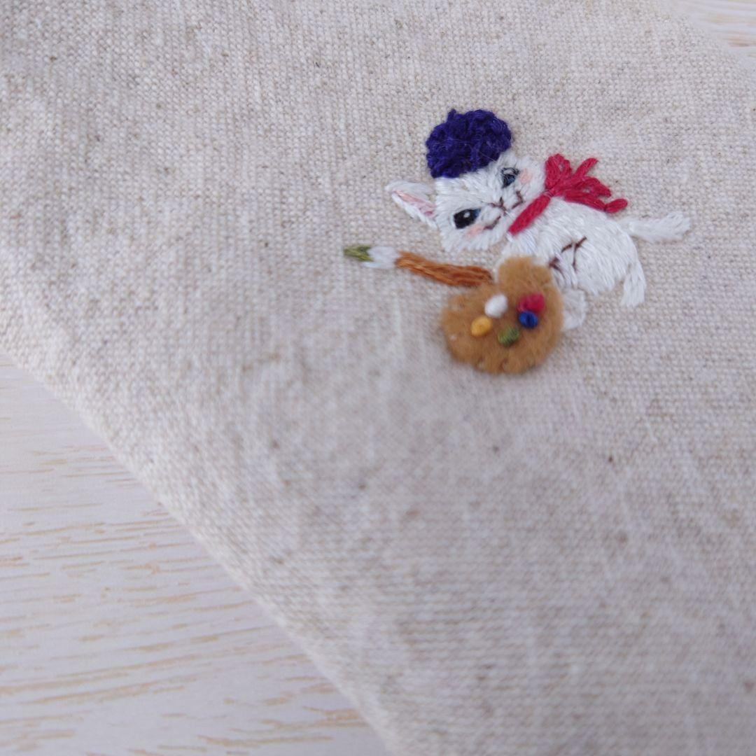 手刺繍入　貝ボタン付き メガネケース/ペンケース【猫画伯】