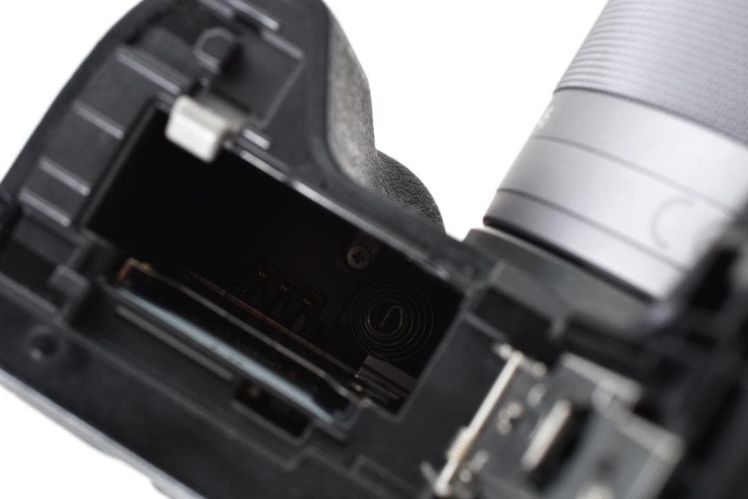 Canon EOS Kiss M EF-M15-45 IS STM レンズキット