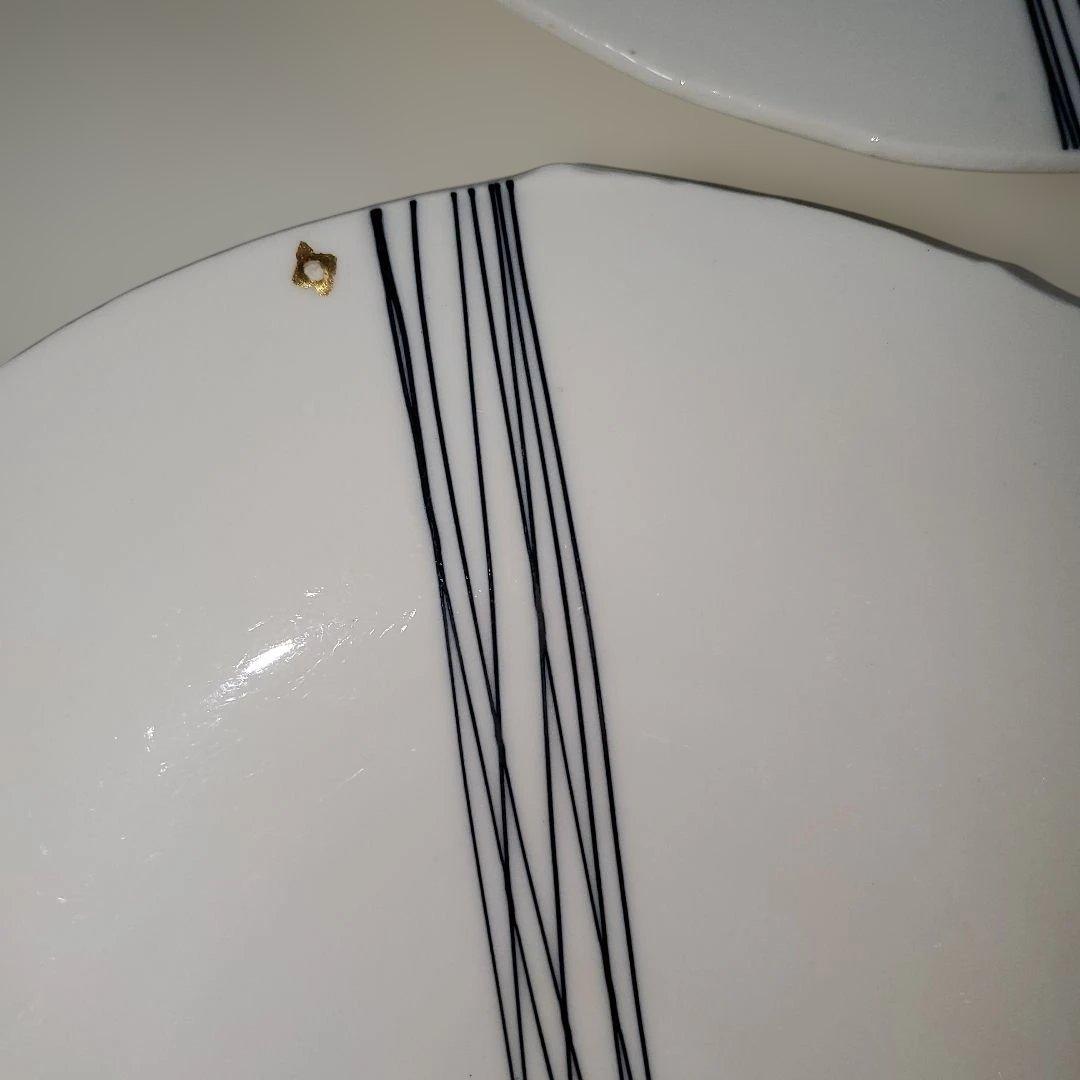 白地に黒ストライプの皿 6枚セット