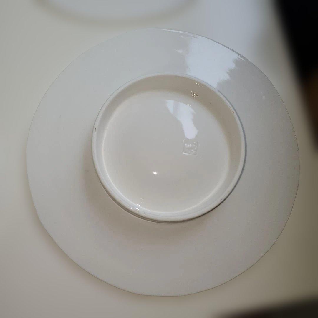 白地に黒ストライプの皿 6枚セット