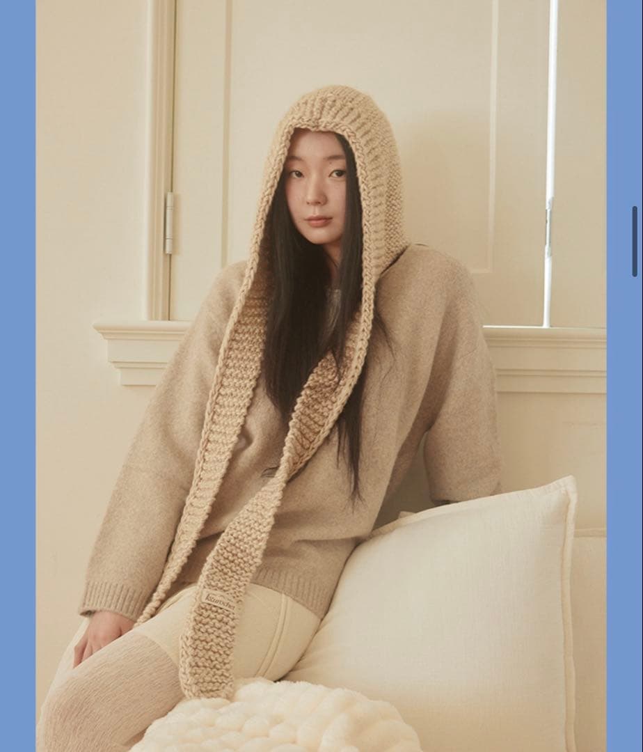 トレカ付 LE SSERAFIM KKUROCHET Hooded Scarf