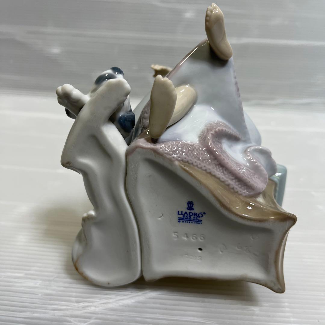 リヤドロ　少女と犬　　大事な電話