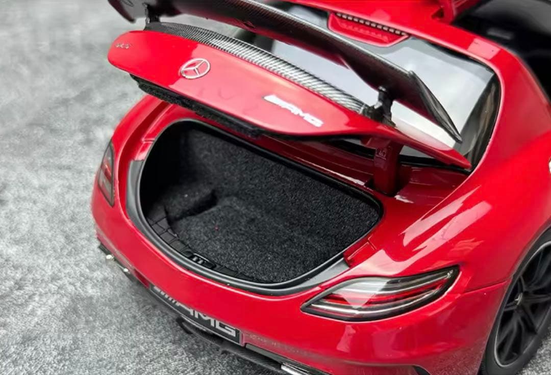 MINICHAMPS メルセデス・ベンツ SLS AMG 1:18