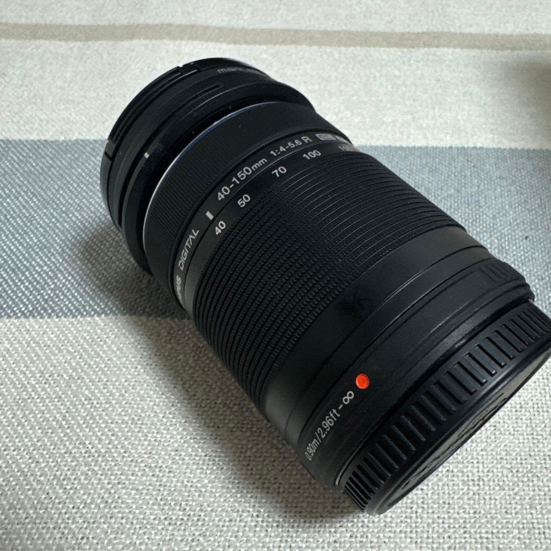 OLYMPUS E-M10 Mark IV 14-42mmレンズ付き