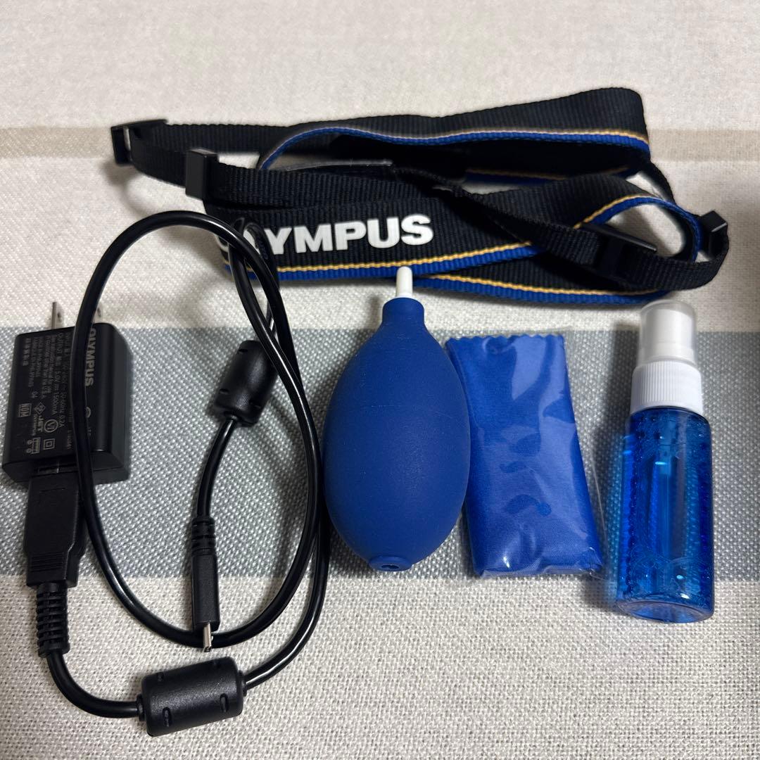 OLYMPUS E-M10 Mark IV 14-42mmレンズ付き