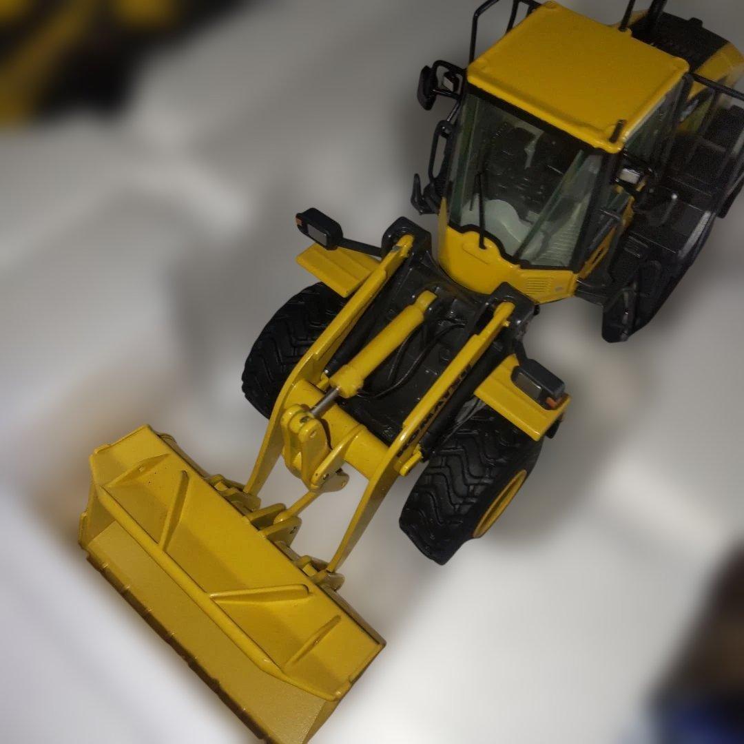 コマツ建機　 WA380-7 & WA380-8　2セット 1/50