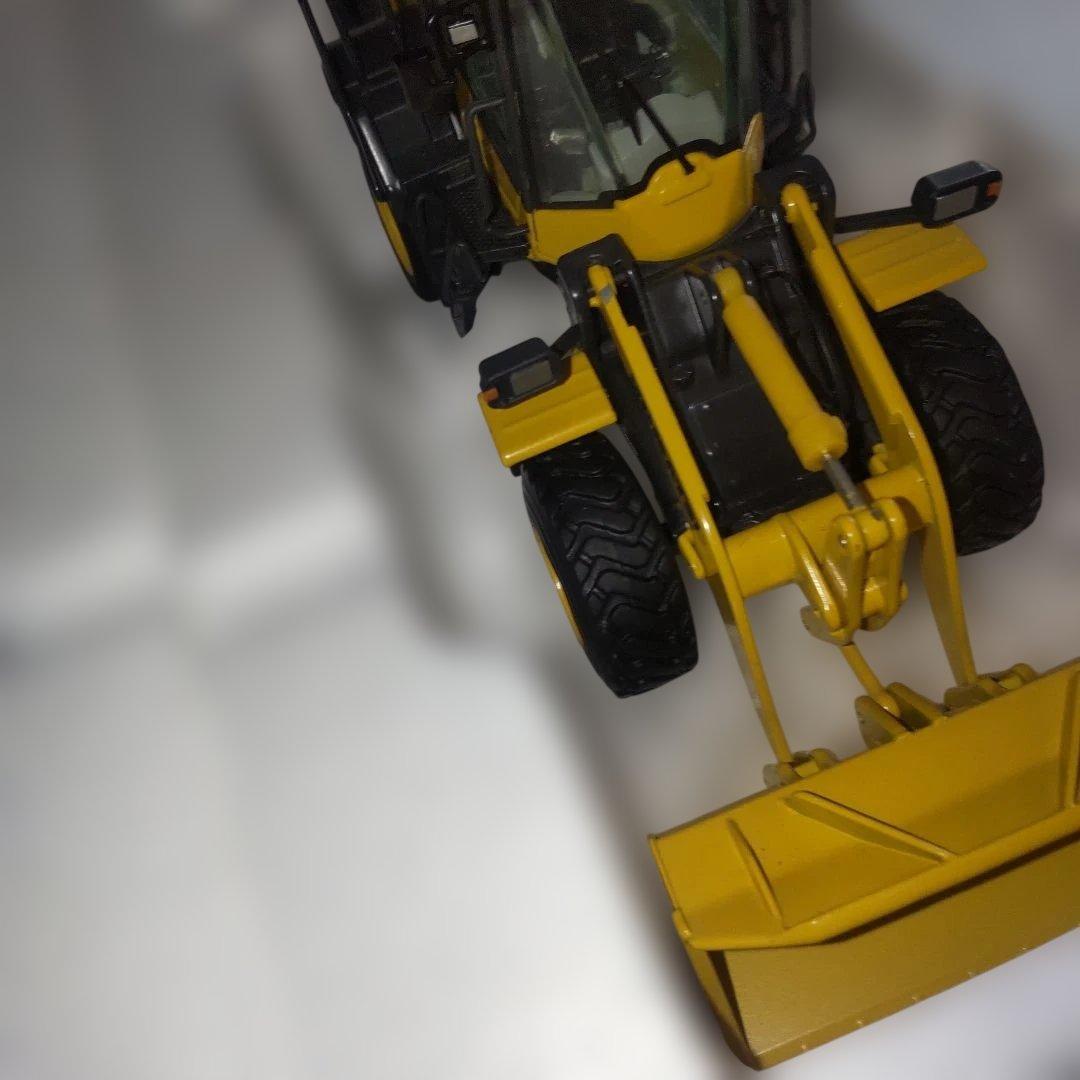 コマツ建機　 WA380-7 & WA380-8　2セット 1/50