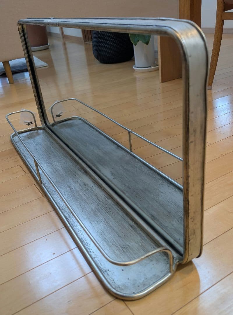 アンティーク調　金属製鏡台
