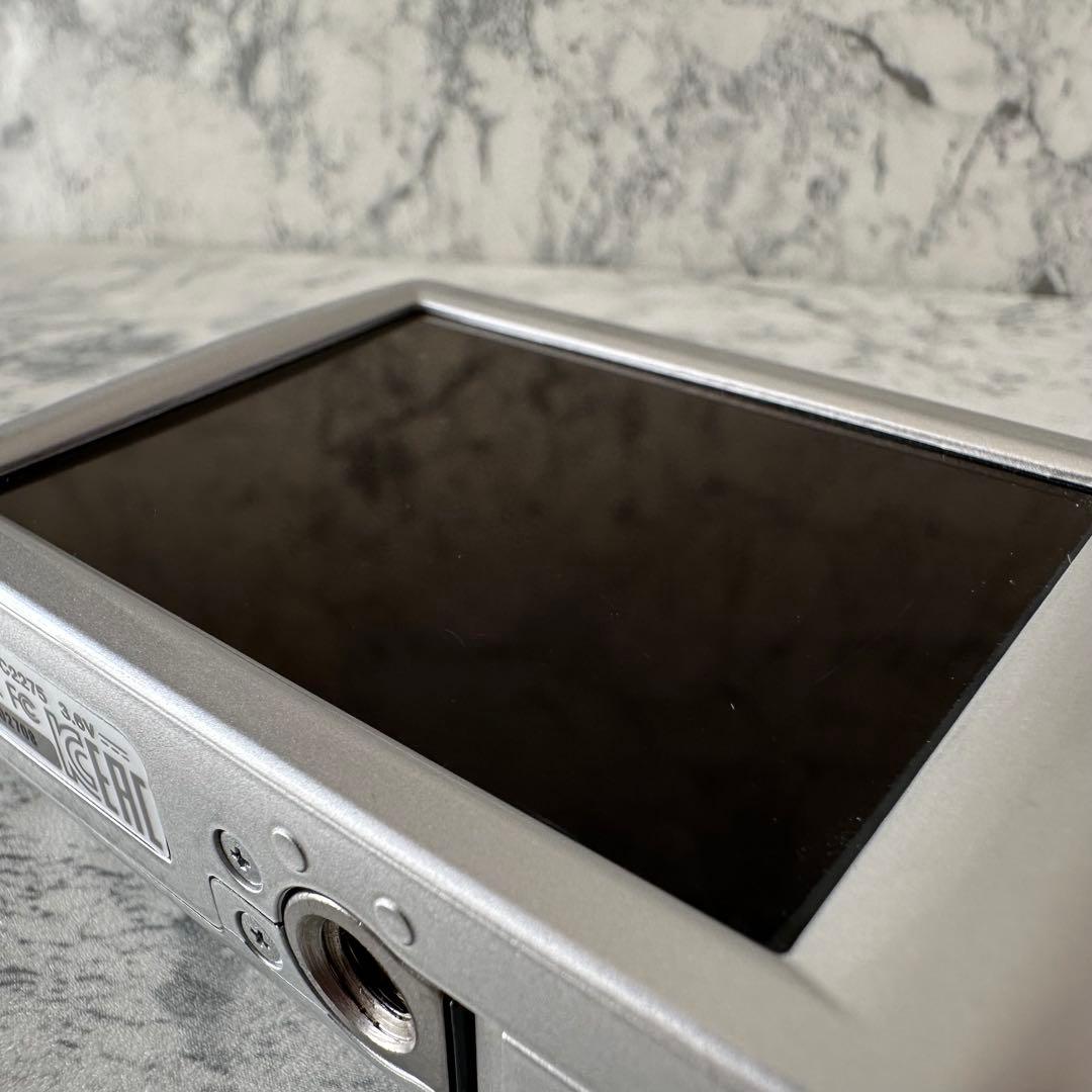 美品 Canon キャノン IXY 180 シルバー デジカメ