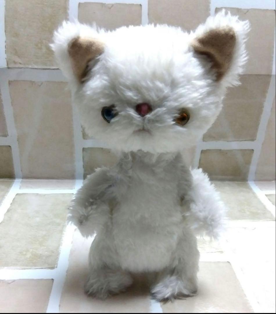 アーティストベア　ねこ　幸運を呼ぶ　オッドアイ　ぬいぐるみ　猫