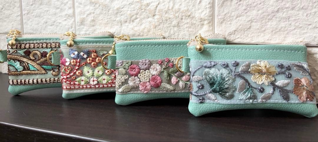 （Tomtom様　おまとめ用）リップポーチ　ミニポーチ　インド刺繍　リボン②