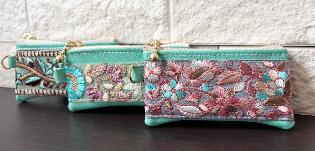 （Tomtom様　おまとめ用）リップポーチ　ミニポーチ　インド刺繍　リボン②