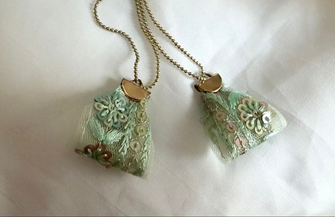 （Tomtom様　おまとめ用）リップポーチ　ミニポーチ　インド刺繍　リボン②