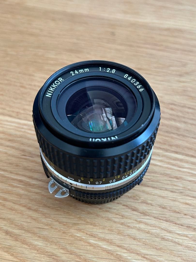 オールドレンズ　Nikon Nikkor 24mm f/2.8 レンズ