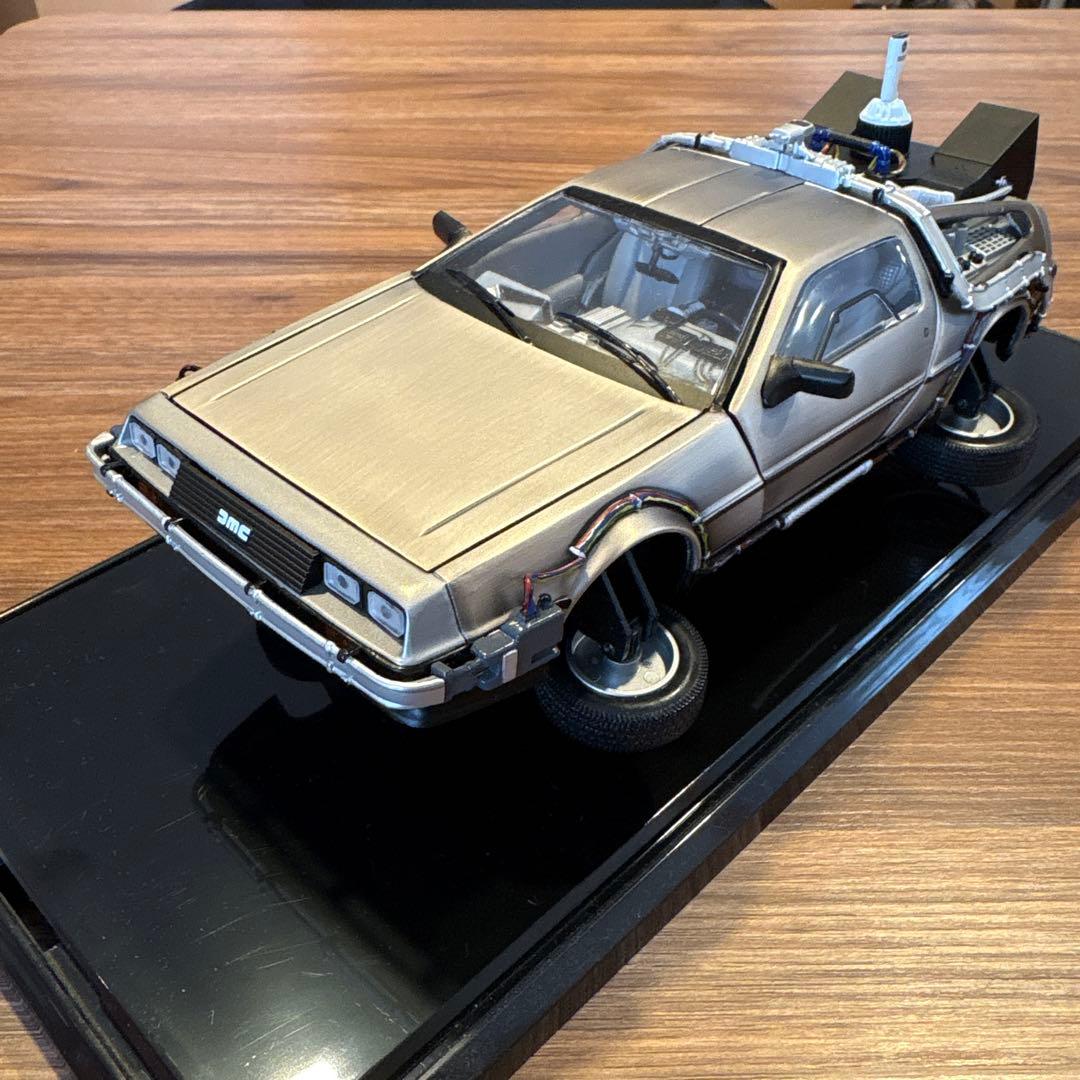 h*8様 バック・トゥ・ザ・フューチャー sunstar 1/18デロリアン ダ