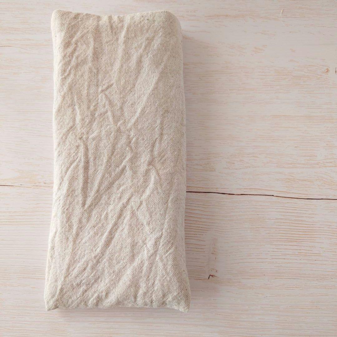 手刺繍入　貝ボタン付き メガネケース/ペンケース【うさことカモミールと青い蝶々】