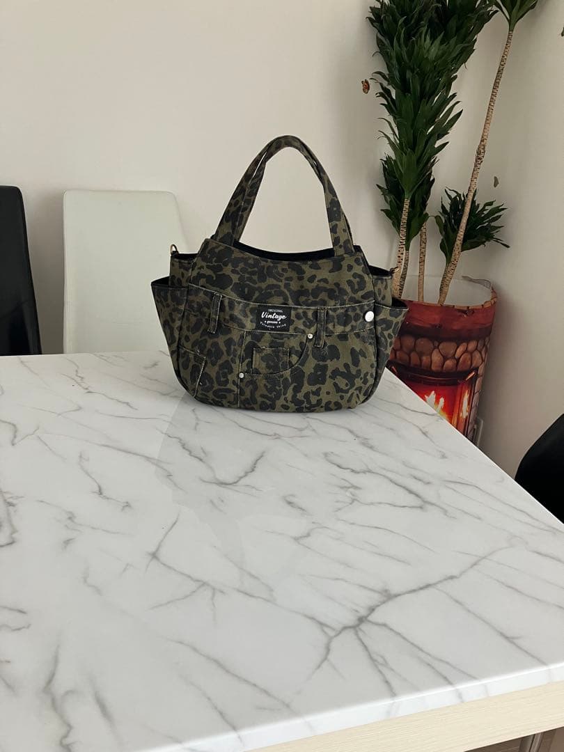 649大きめヒョウ柄デニムリメイクバック　ハンドメイド