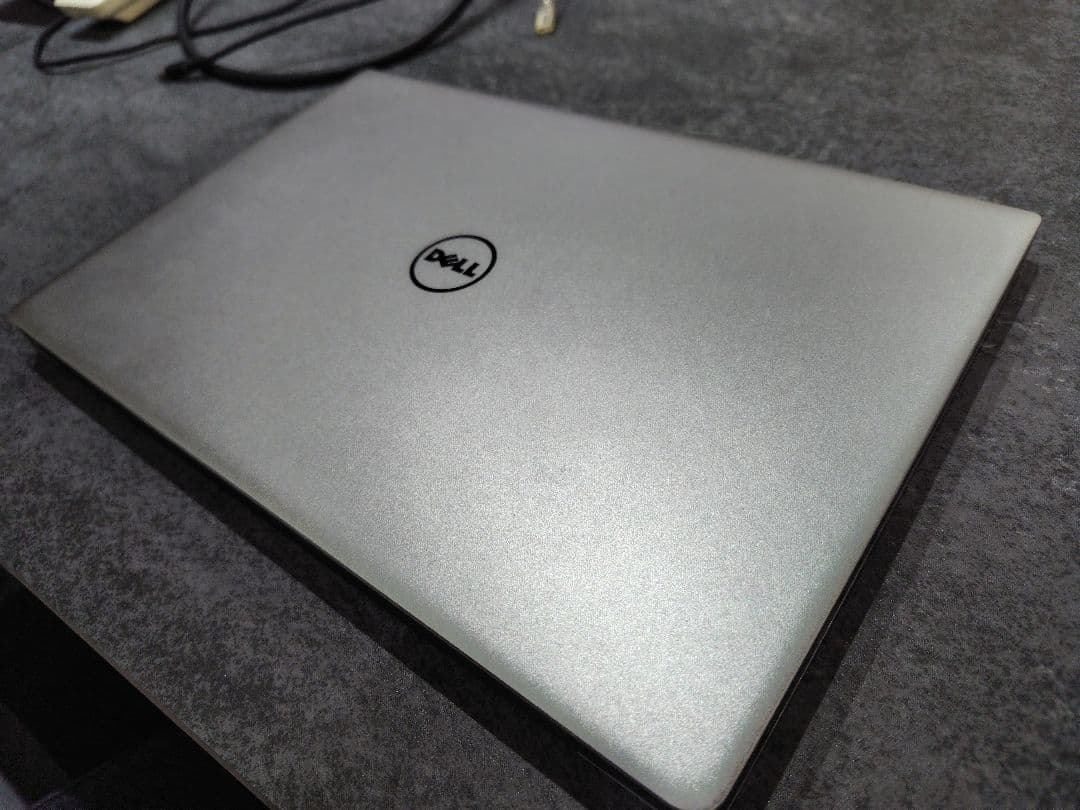 DELL XPS13 (9350) 美品　要バッテリー交換