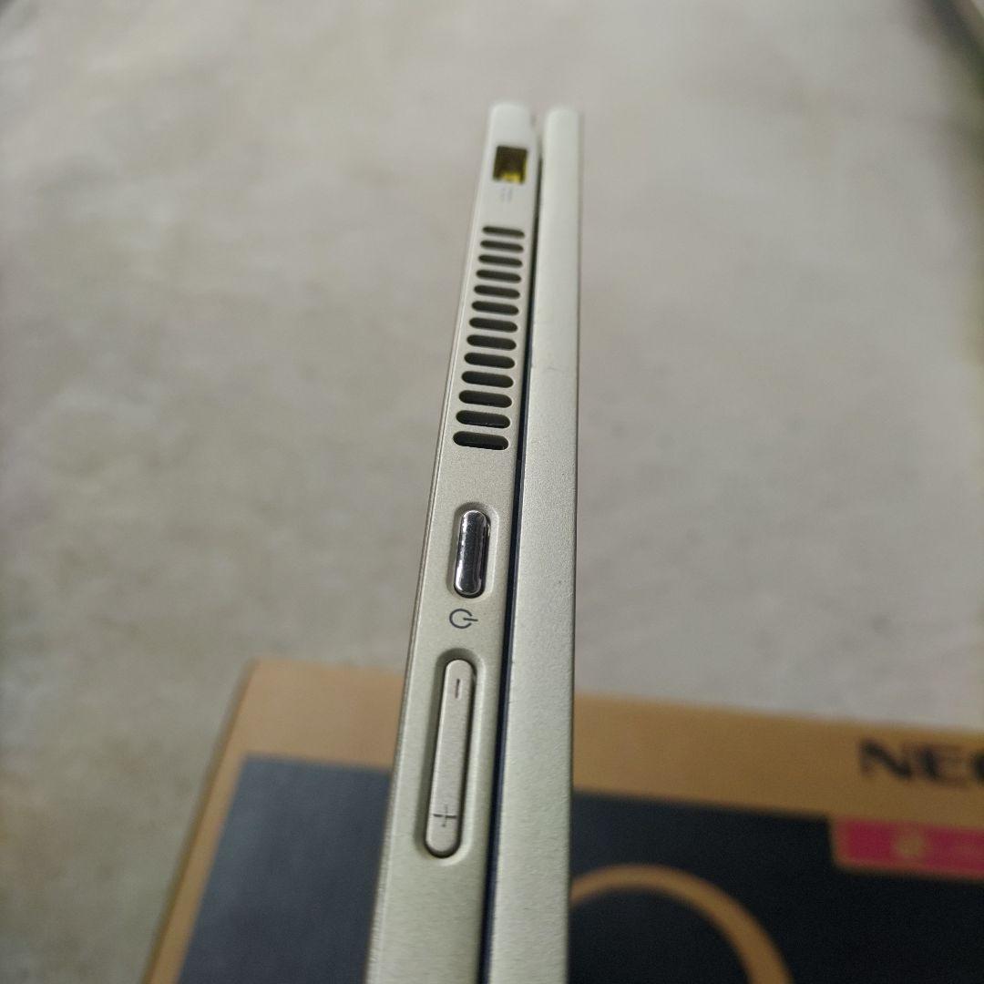 2in1モデル　NEC LAVIE Hybrid Zero　箱取説付属品全て有り