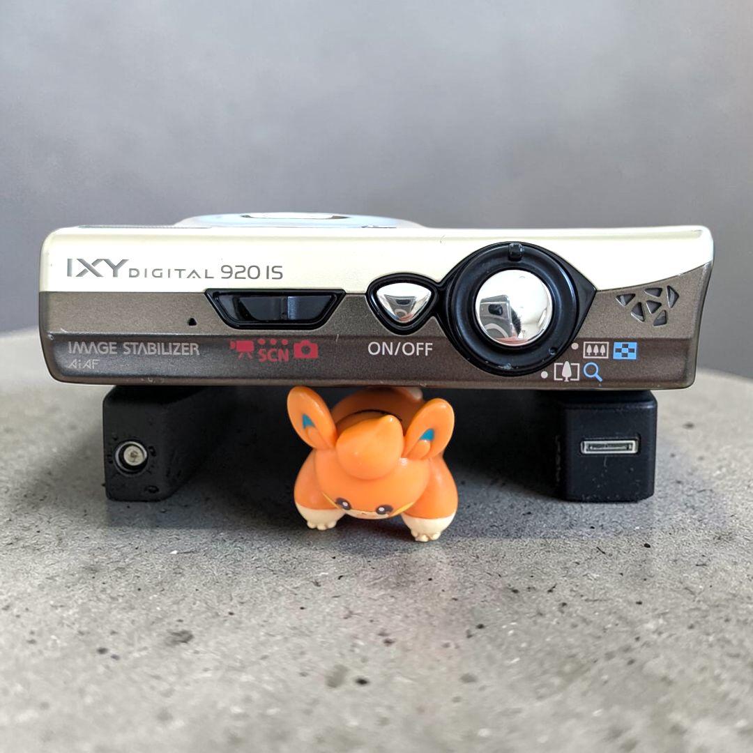 実写美品 動作確認済 Canon IXY 920IS デジカメ ゴールド 充電器