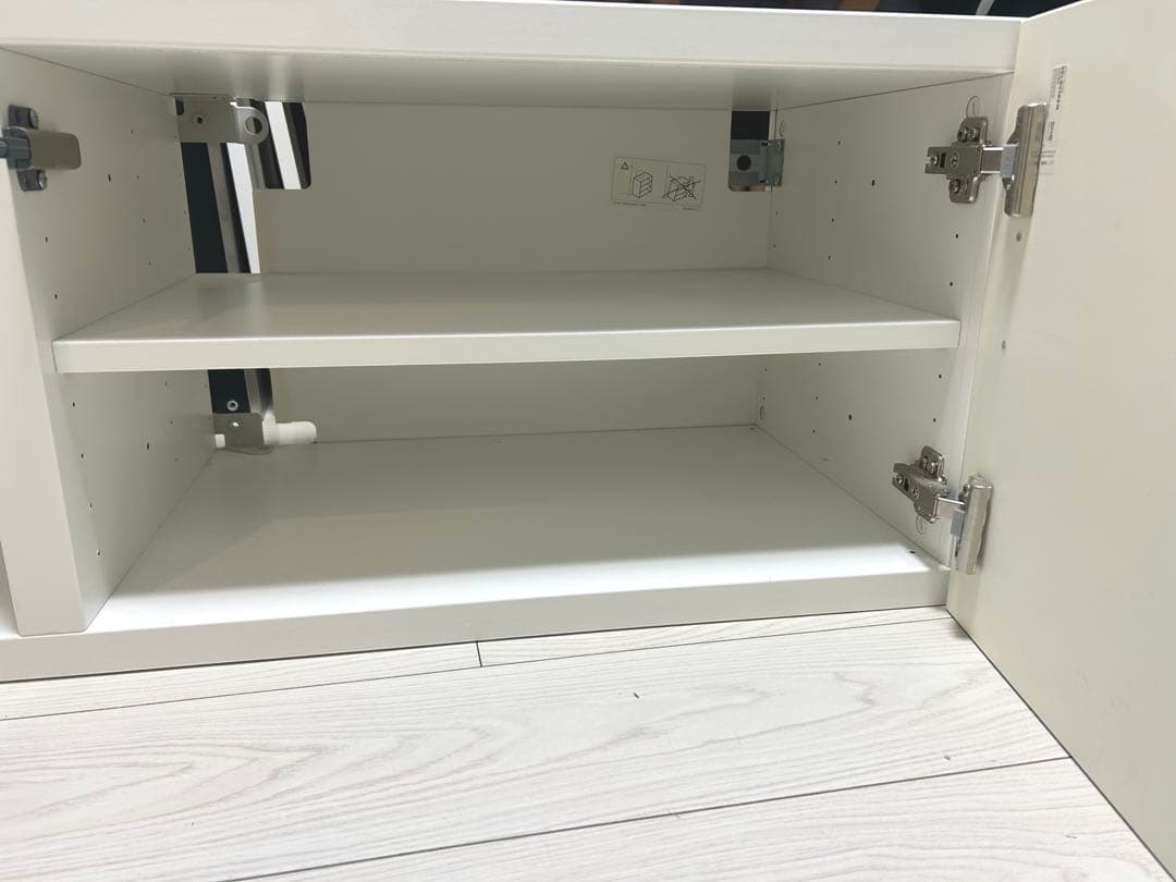 IKEA ベストー テレビ台 ガラス天板付き