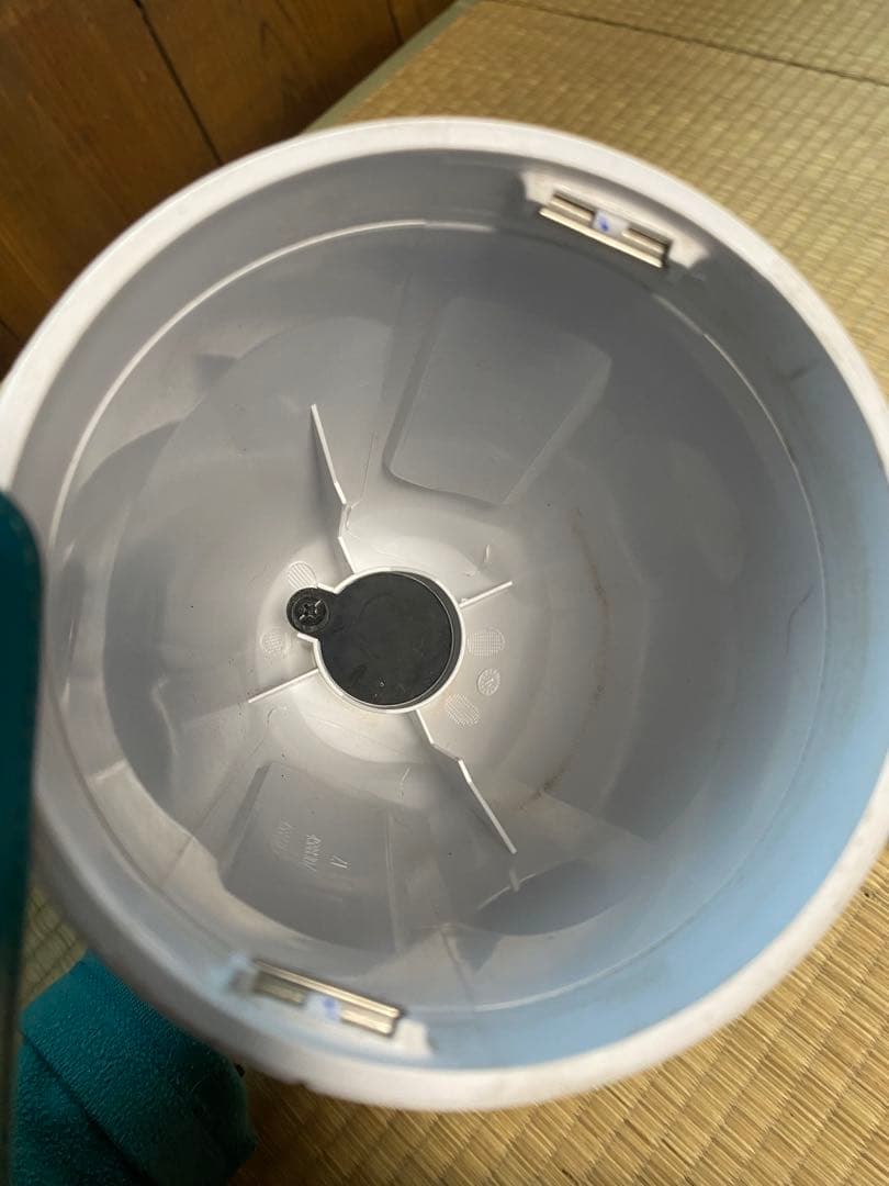 Makita 10.8V充電式クリーナCL108FD純正バッテリー、充電器付中古