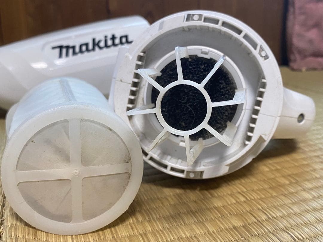 Makita 10.8V充電式クリーナCL108FD純正バッテリー、充電器付中古