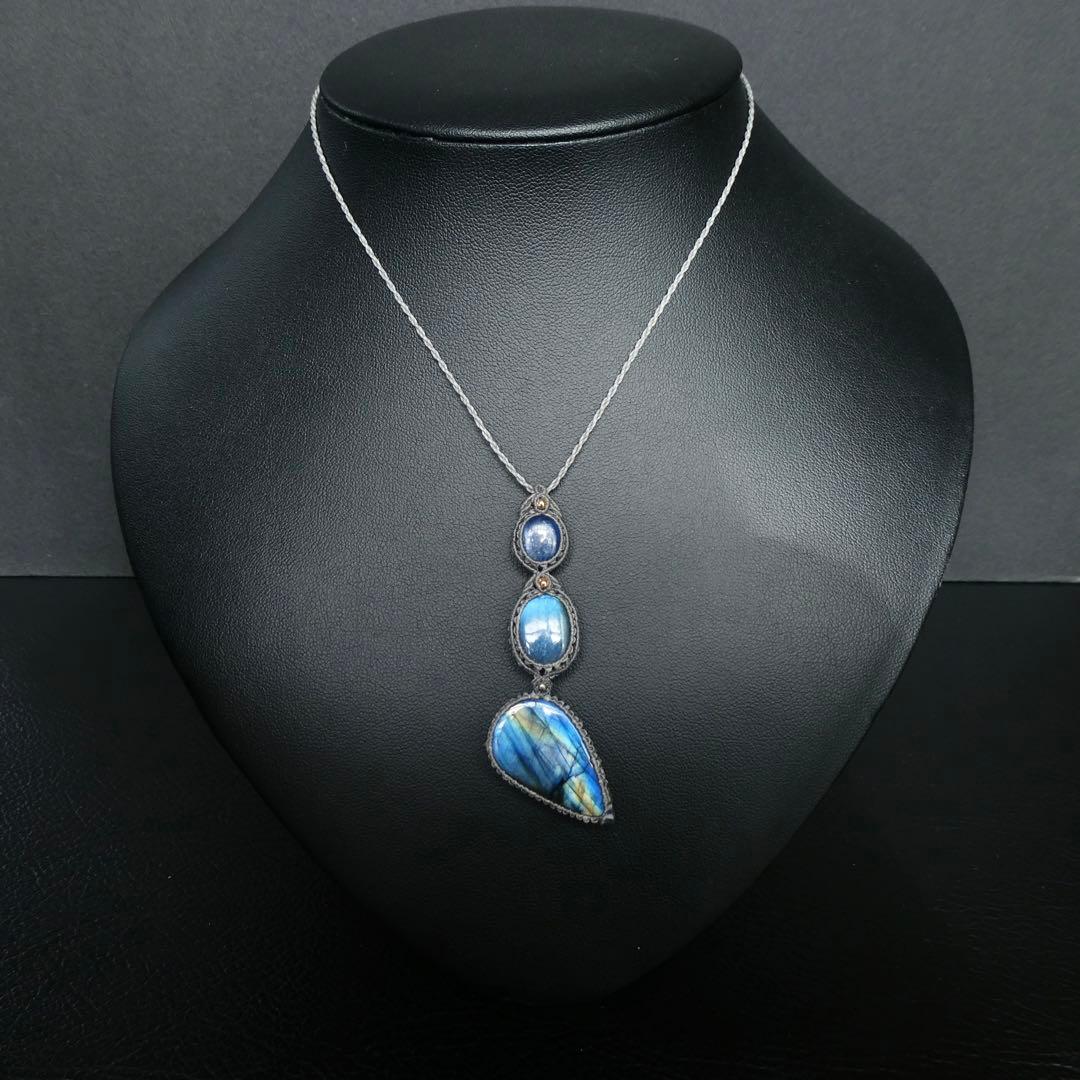 2種類のラブラドライトとカイヤナイトのマクラメネックレス