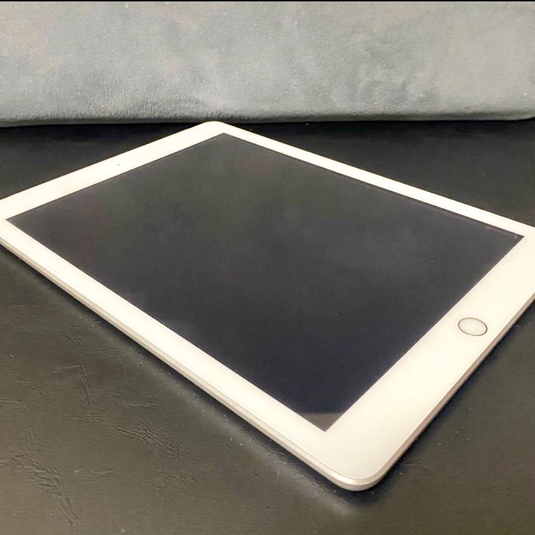 iPad 第5世代 128GB シルバー ケースとタッチペンセット【動作良好】