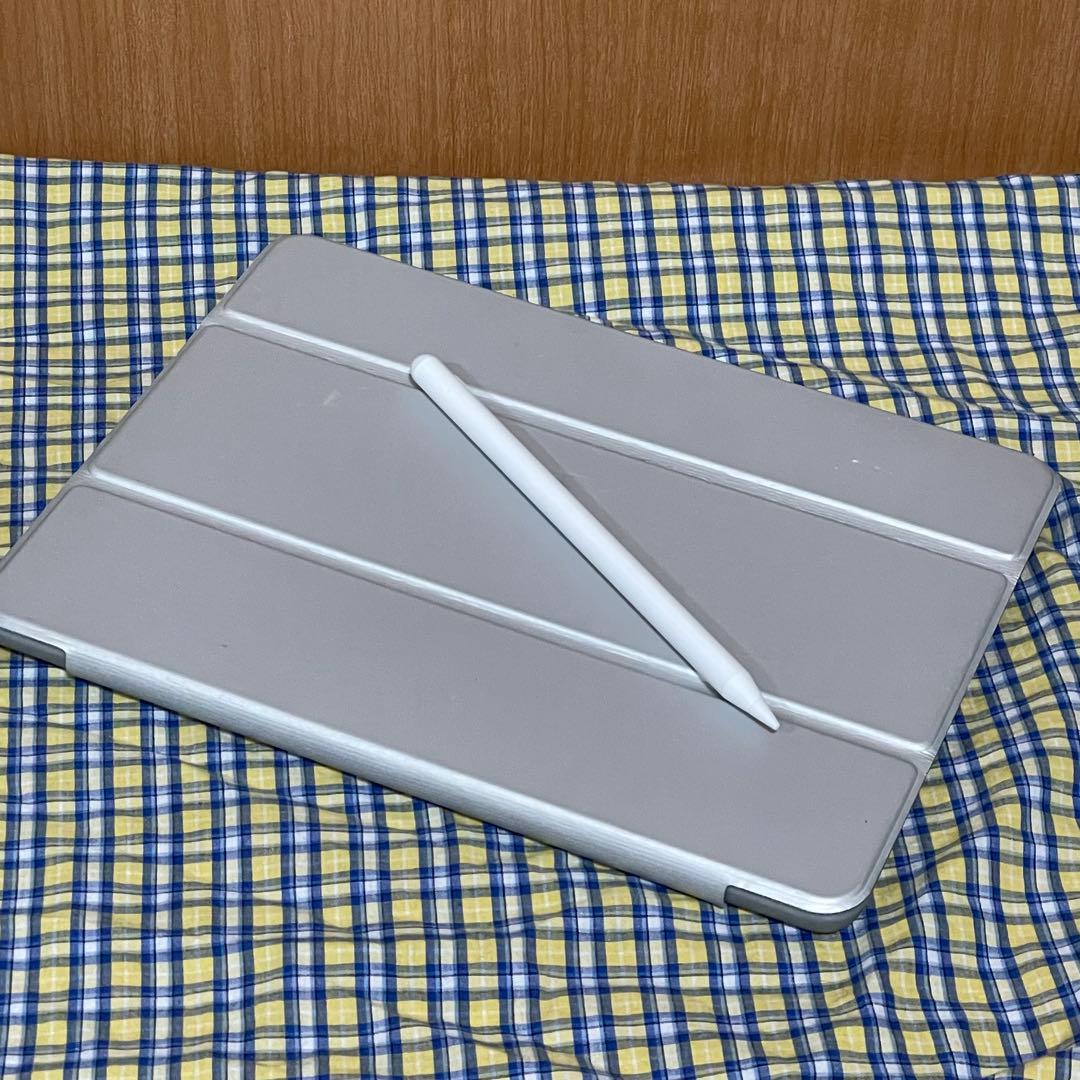 iPad 第5世代 128GB シルバー ケースとタッチペンセット【動作良好】