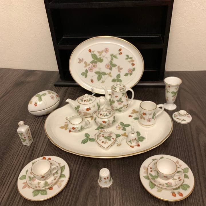 ウェッジウッド ミニチュアセット　ワイルドストロベリー