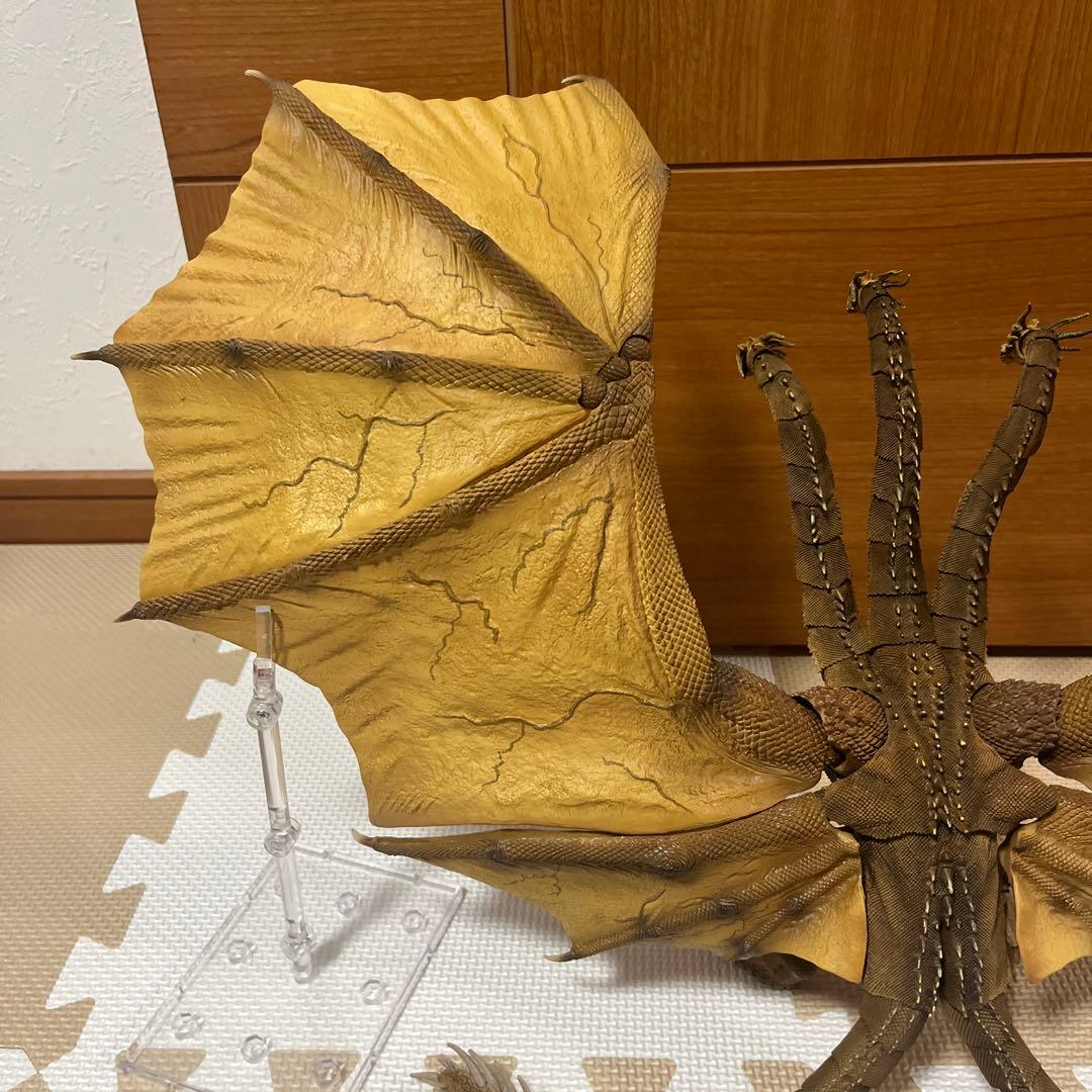 ヒトピHIYA TOYS キングギドラ 2019