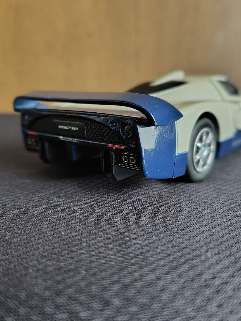 Maserati MC12 1/32スケールミニカー　マセラティMC12