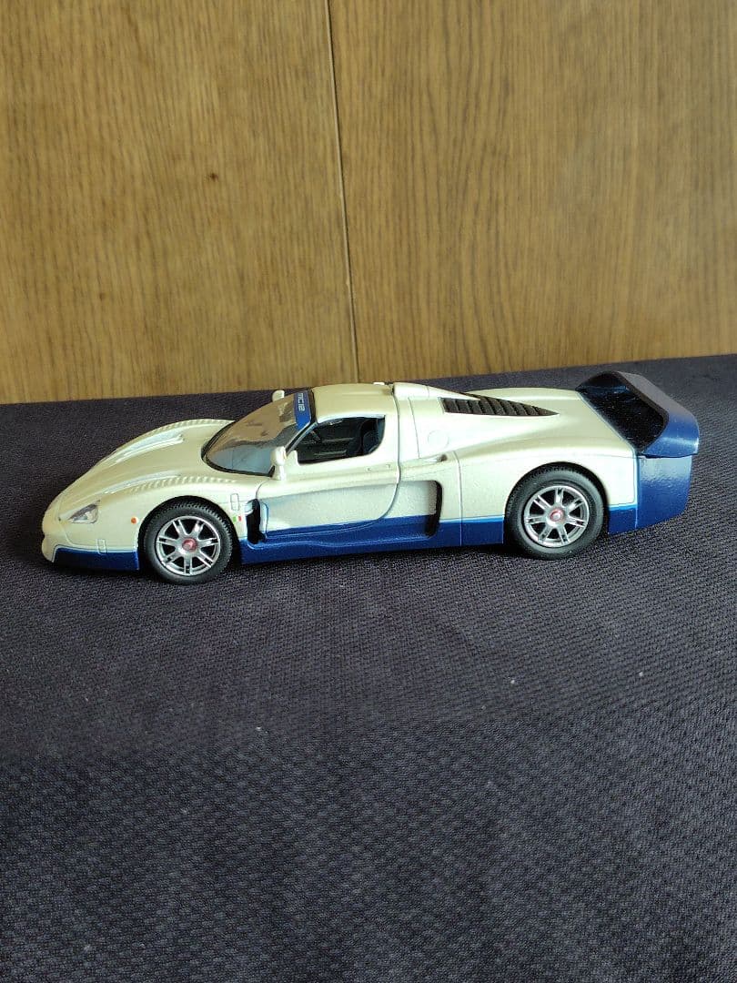 Maserati MC12 1/32スケールミニカー　マセラティMC12