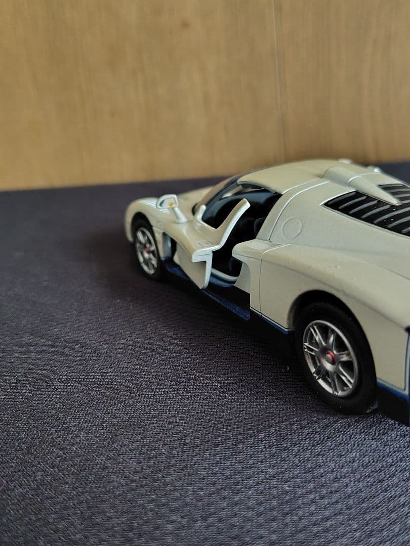Maserati MC12 1/32スケールミニカー　マセラティMC12