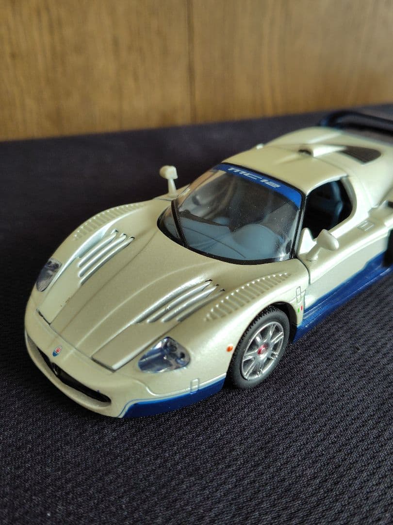 Maserati MC12 1/32スケールミニカー　マセラティMC12