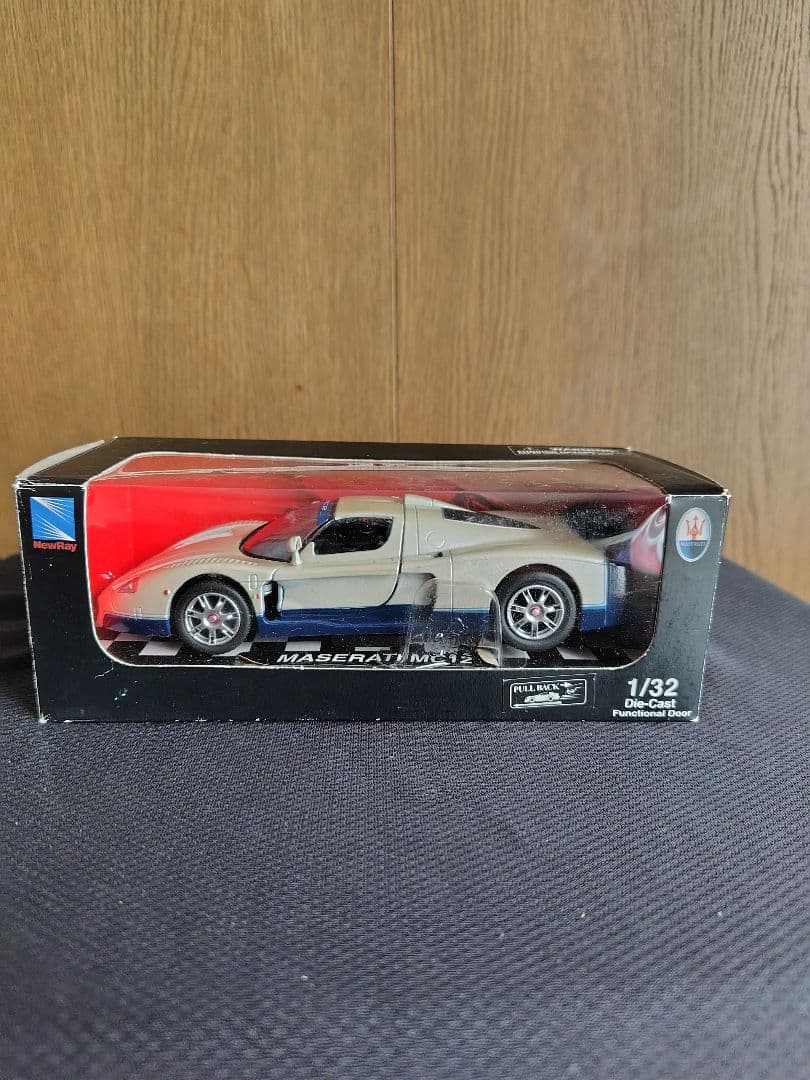 Maserati MC12 1/32スケールミニカー　マセラティMC12