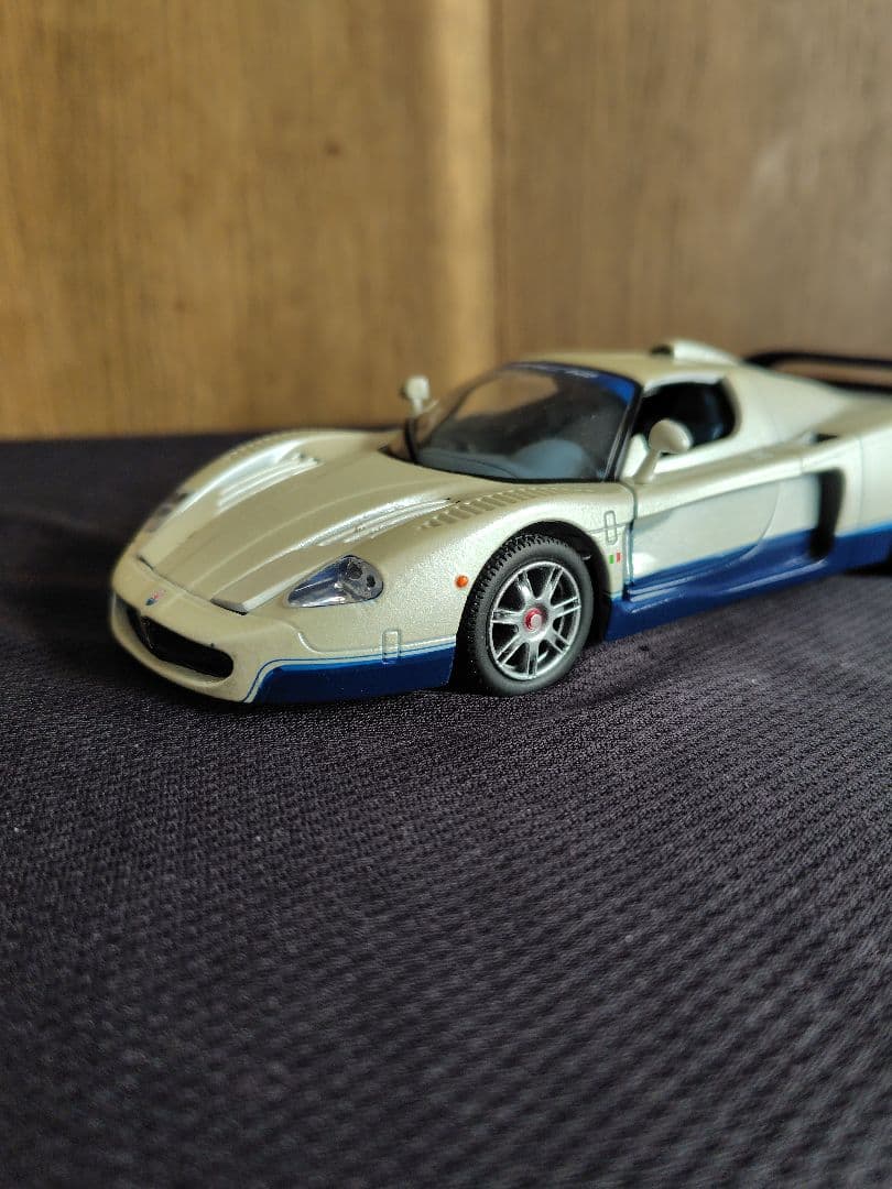 Maserati MC12 1/32スケールミニカー　マセラティMC12