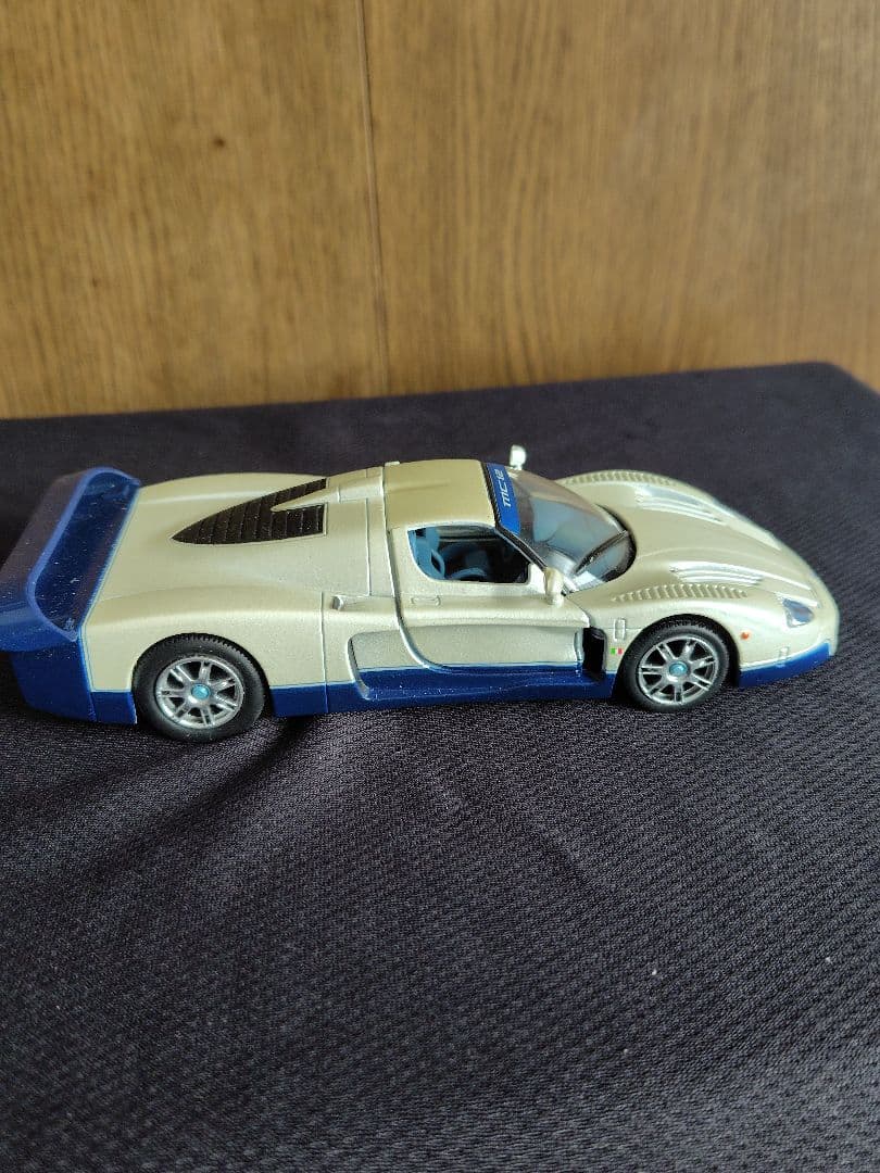 Maserati MC12 1/32スケールミニカー　マセラティMC12