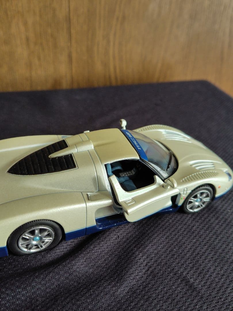 Maserati MC12 1/32スケールミニカー　マセラティMC12