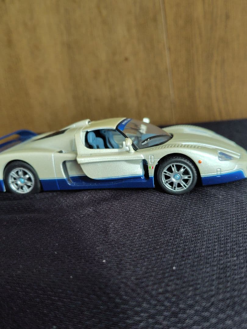 Maserati MC12 1/32スケールミニカー　マセラティMC12