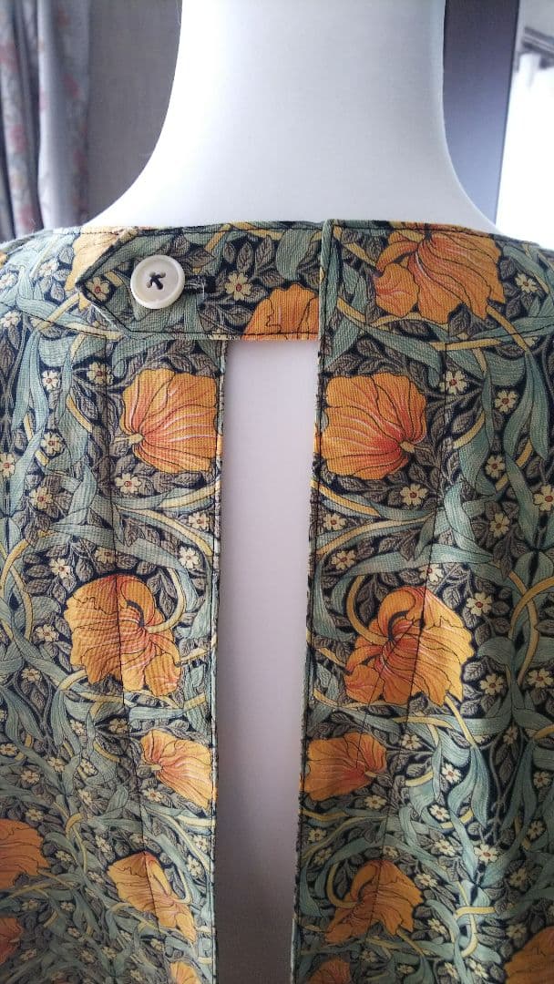 ハンドメイド割烹着  ウィリアムモリス