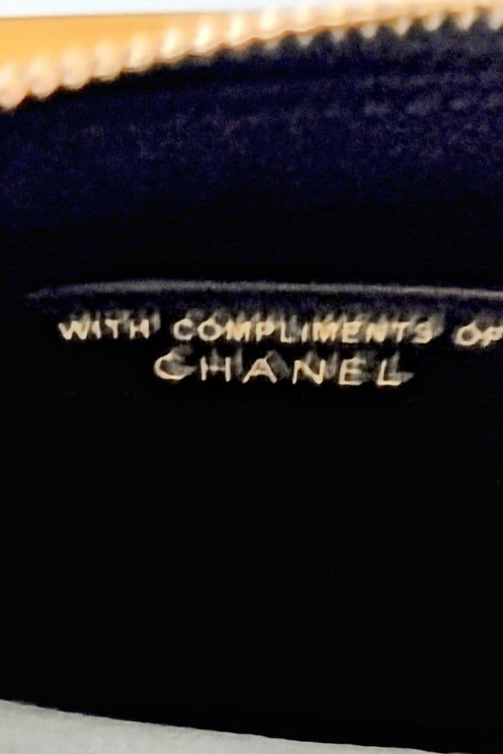 CHANEL 黒ファブリックポーチ ロゴチャーム付き　ノベルティ