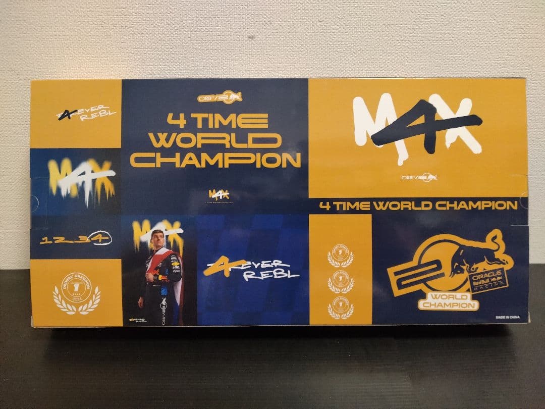 フェルスタッペン 4年連続チャンピオン記念 4台セット