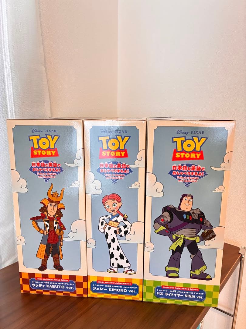 トイ・ストーリー 30周年 記念 限定 バズ ウッディ ジェシー タカラトミー