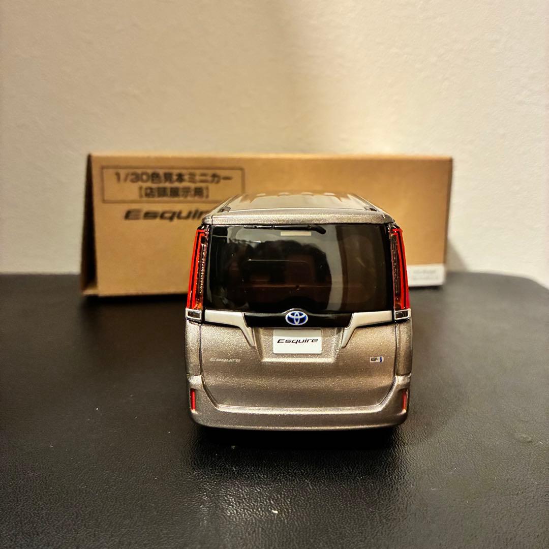 【トヨタ】エスクァイア後期 カラーサンプル　4V8 美品