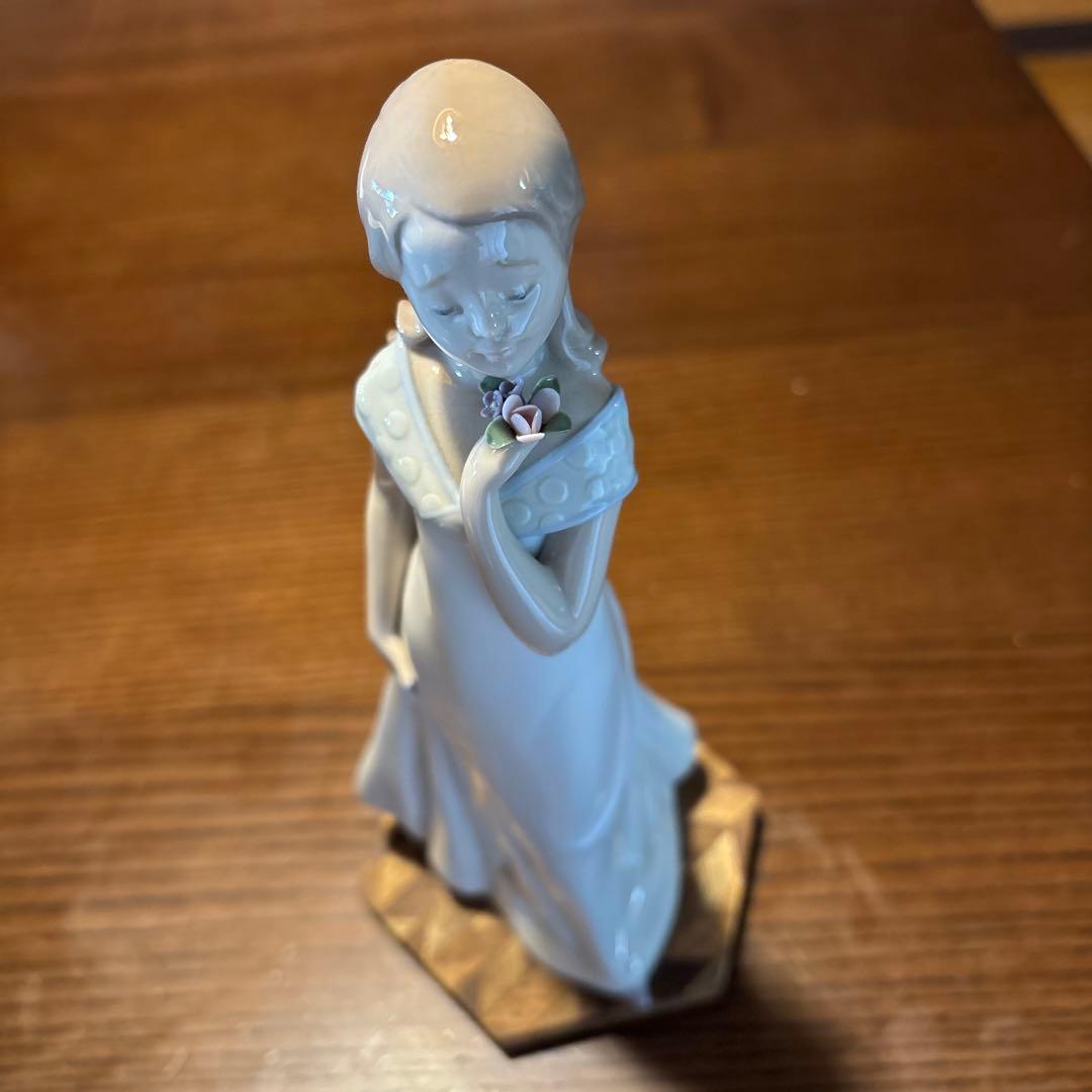 【限定品Lladro リヤドロ】『少女と花』