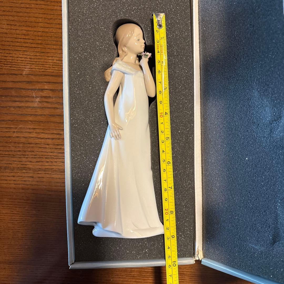 【限定品Lladro リヤドロ】『少女と花』